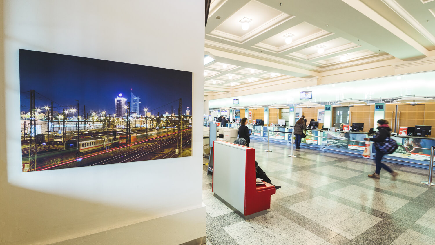 Ausstellung im Reisezentrum der Deutschen Bahn